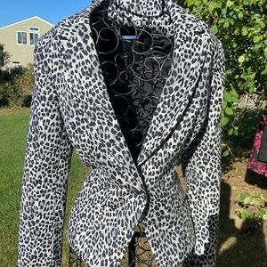 WHBM SNOW LEOPARD PRINT BLAZER